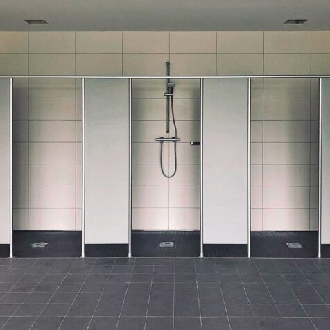 Mark KG Trennwandsysteme & WC Kabinen für Trockenräume/Nassräume – Serie Moon Shower