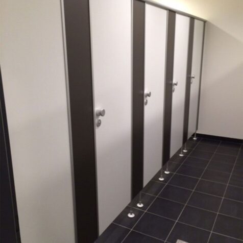 Mark KG Trennwandsysteme & WC Kabinen für Trockenräume/Nassräume – Serie Sun